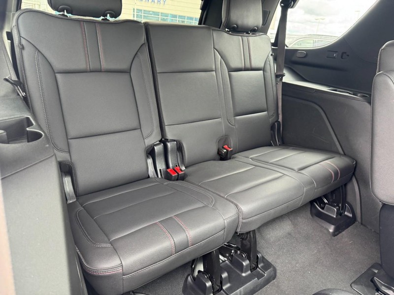 Chevrolet Tahoe Vehicle Image 11