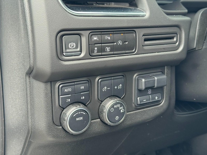 Chevrolet Tahoe Vehicle Image 18