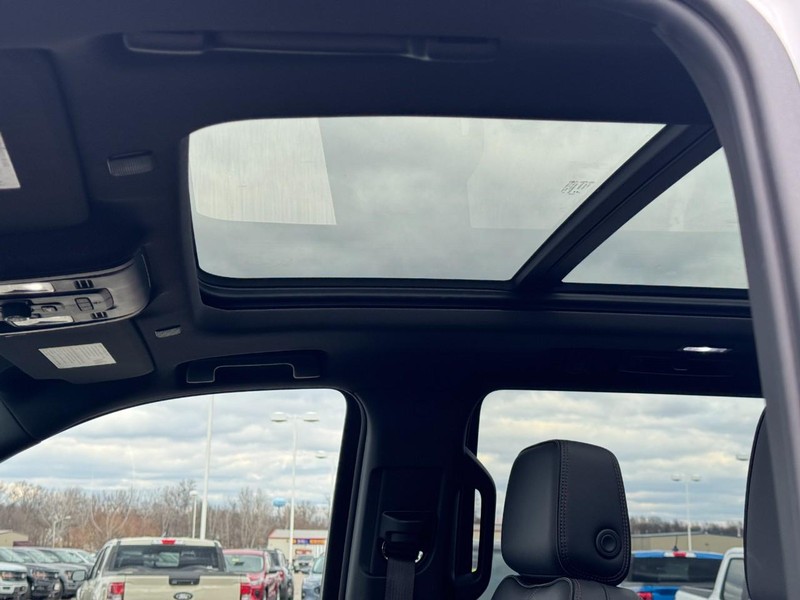 Chevrolet Tahoe Vehicle Image 25