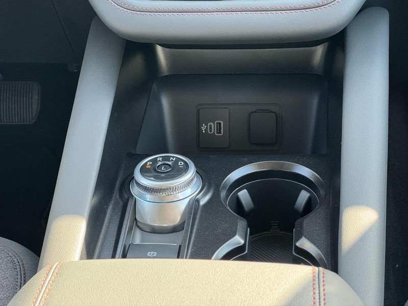 Ford Explorer Vehicle Image 10