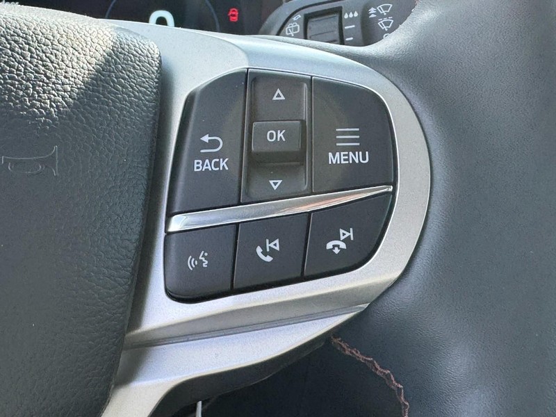 Ford Explorer Vehicle Image 13