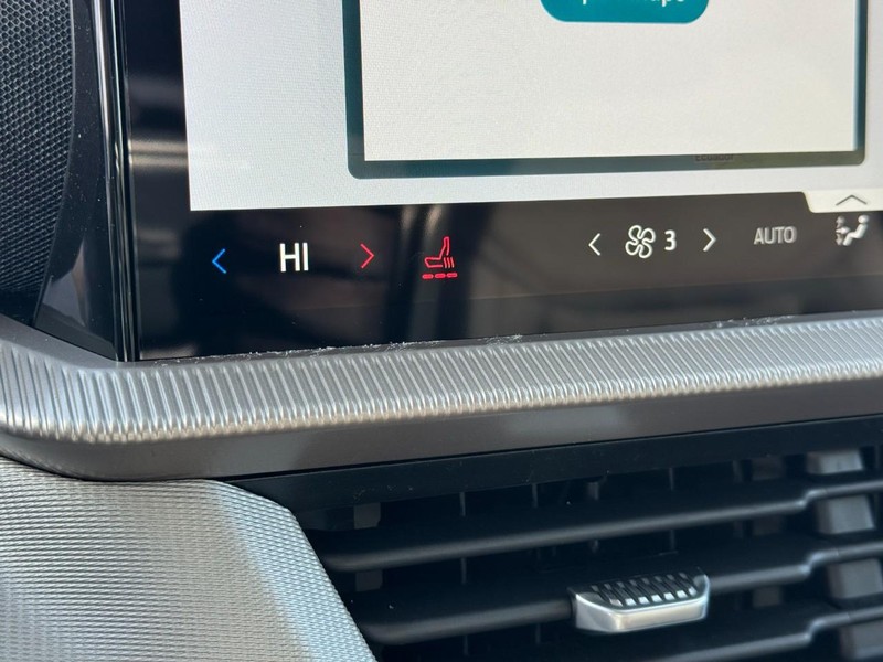 Ford Explorer Vehicle Image 15