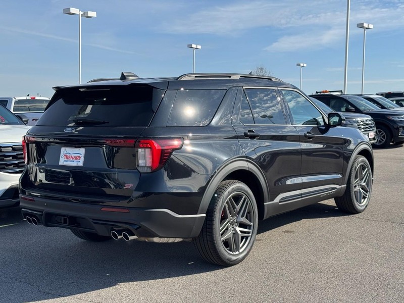 Ford Explorer Vehicle Image 03