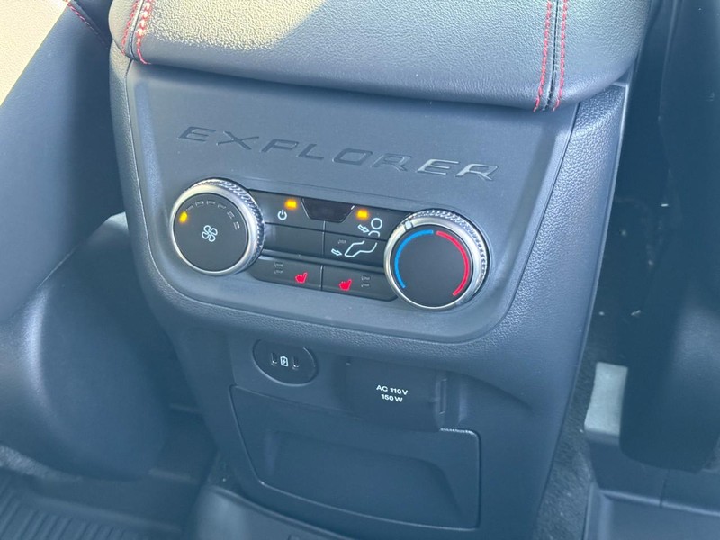 Ford Explorer Vehicle Image 12