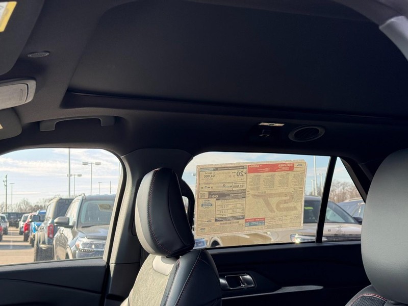 Ford Explorer Vehicle Image 13