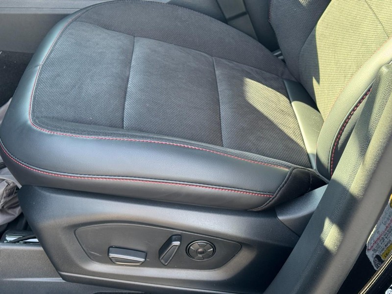 Ford Explorer Vehicle Image 15