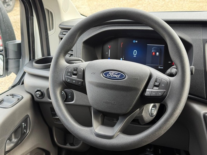 Ford Transit Cargo Van Vehicle Full-screen Gallery Image 8