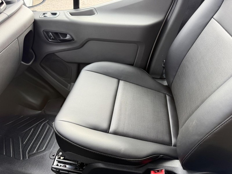 Ford Transit Cargo Van Vehicle Full-screen Gallery Image 15