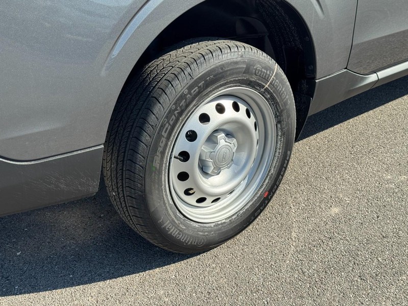 Ford Maverick Vehicle Full-screen Gallery Image 4