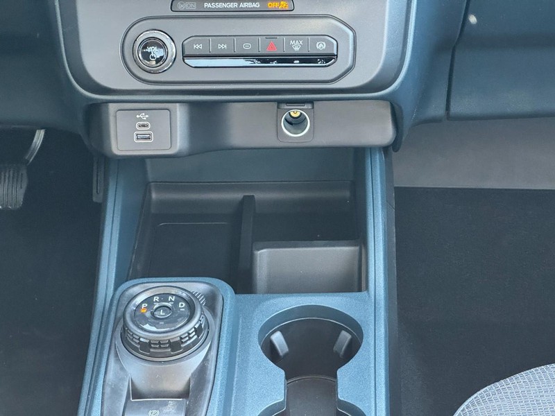 Ford Maverick Vehicle Full-screen Gallery Image 9