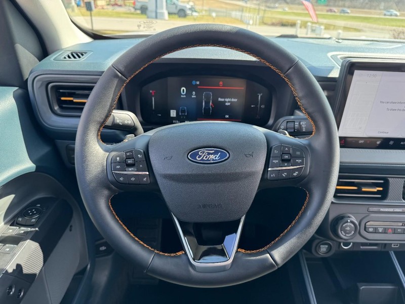 Ford Maverick Vehicle Image 12