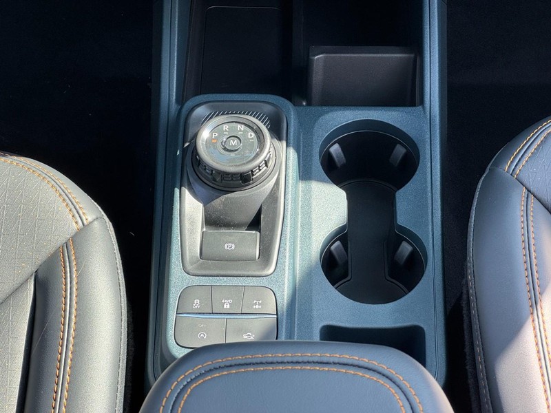 Ford Maverick Vehicle Image 14