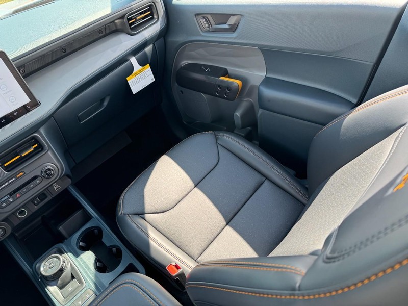 Ford Maverick Vehicle Image 15