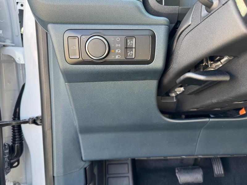 Ford Maverick Vehicle Image 21