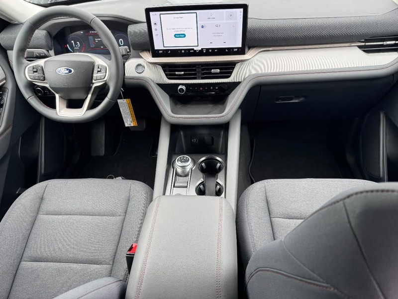 Ford Explorer Vehicle Image 08