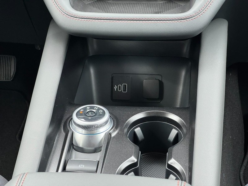 Ford Explorer Vehicle Image 11