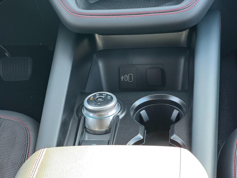 Ford Explorer Vehicle Image 10