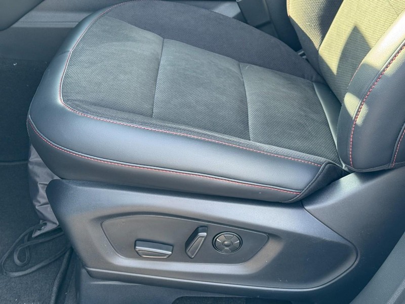 Ford Explorer Vehicle Image 14