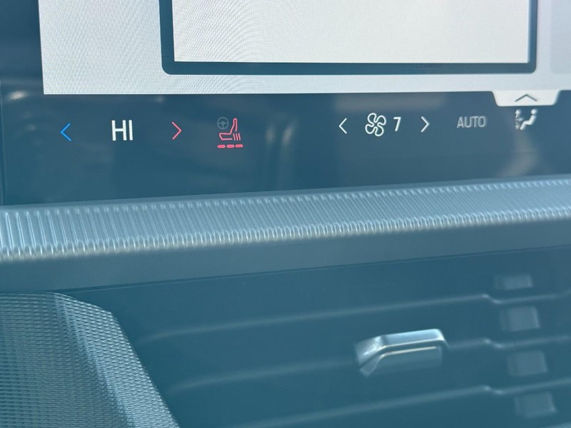 Ford Explorer Vehicle Image 19