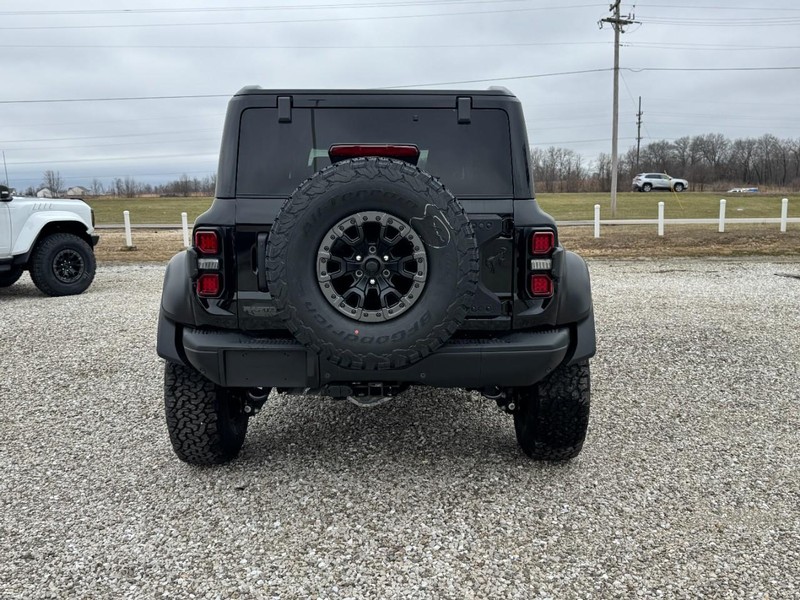 Ford Bronco Vehicle Full-screen Gallery Image 4