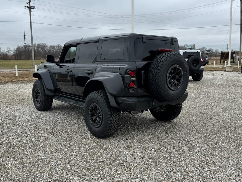 Ford Bronco Vehicle Full-screen Gallery Image 5