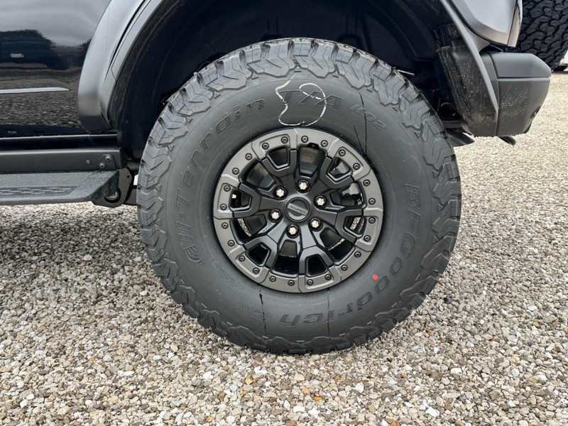 Ford Bronco Vehicle Full-screen Gallery Image 6