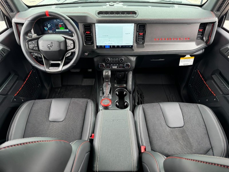 Ford Bronco Vehicle Full-screen Gallery Image 10