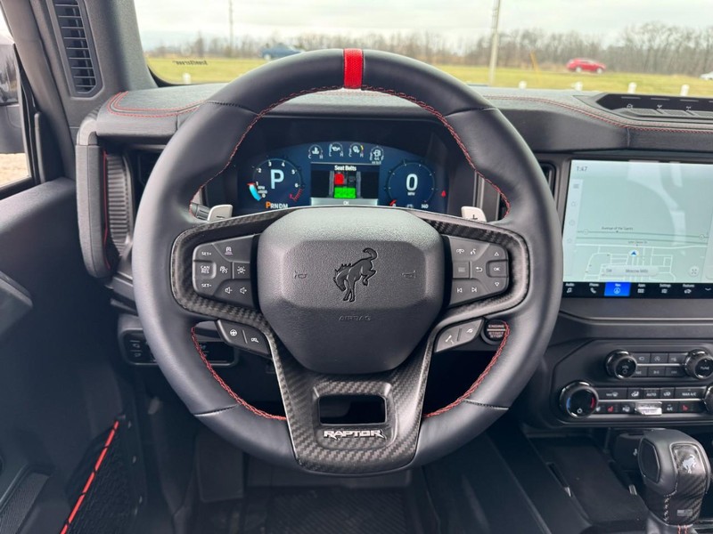 Ford Bronco Vehicle Full-screen Gallery Image 11