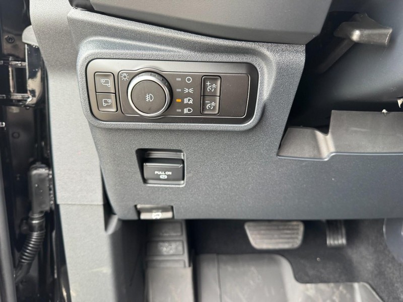 Ford Bronco Vehicle Full-screen Gallery Image 19