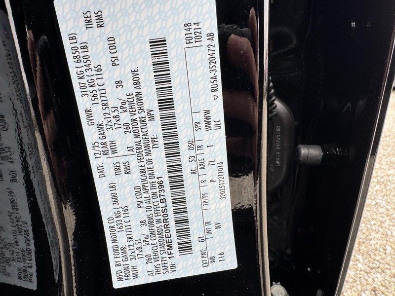 Ford Bronco Vehicle Full-screen Gallery Image 24