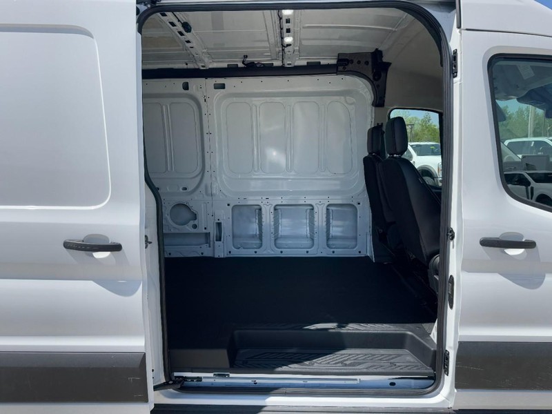 Ford Transit Cargo Van Vehicle Image 05