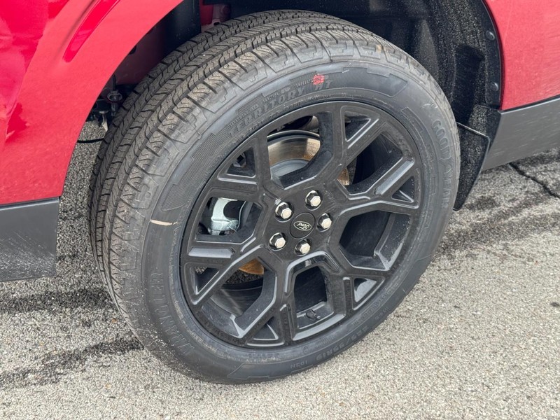 Ford Maverick Vehicle Image 04