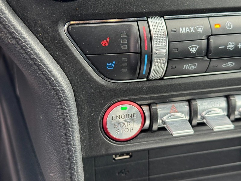 Ford Mustang Vehicle Image 22