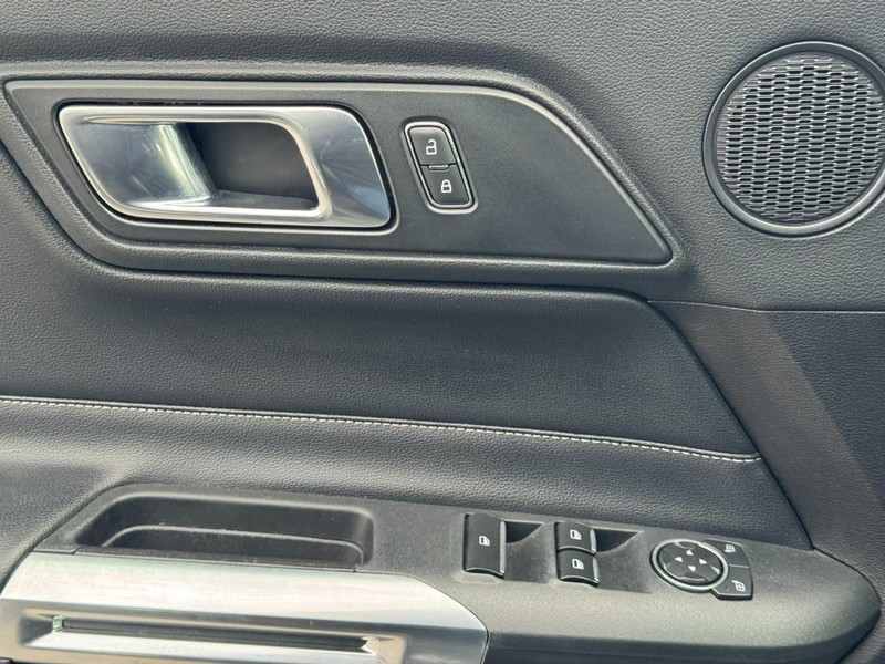 Ford Mustang Vehicle Image 23