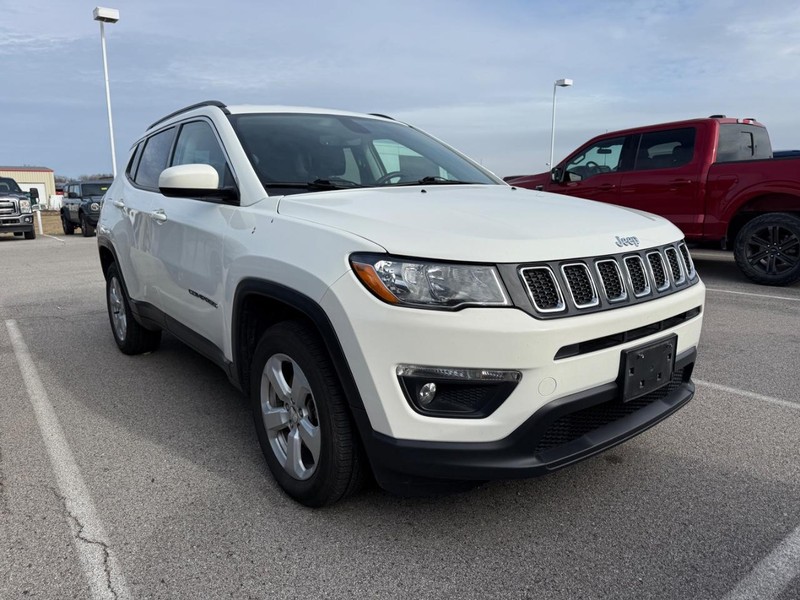 Jeep Compass Vehicle Image 02