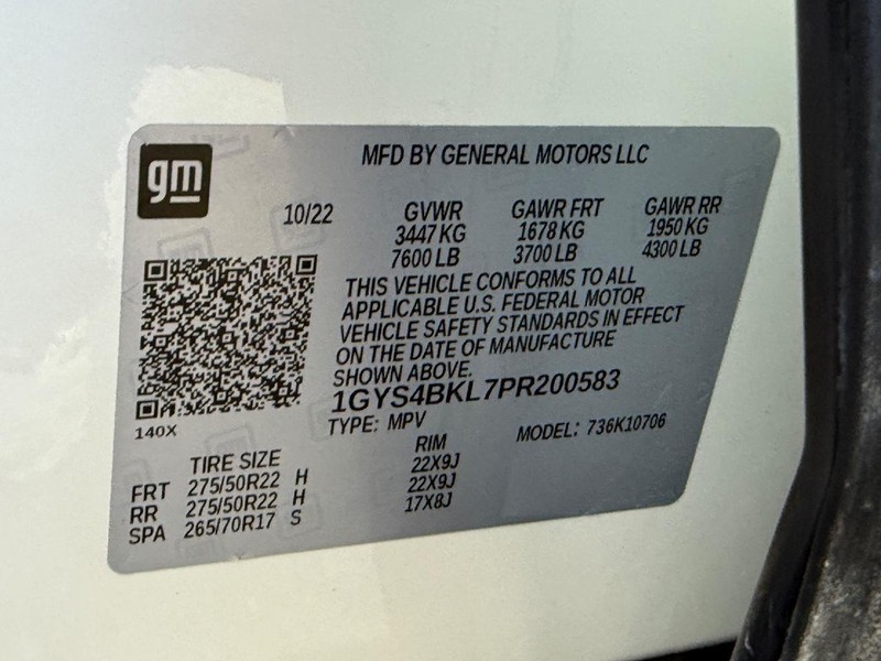 Cadillac Escalade Vehicle Full-screen Gallery Image 29