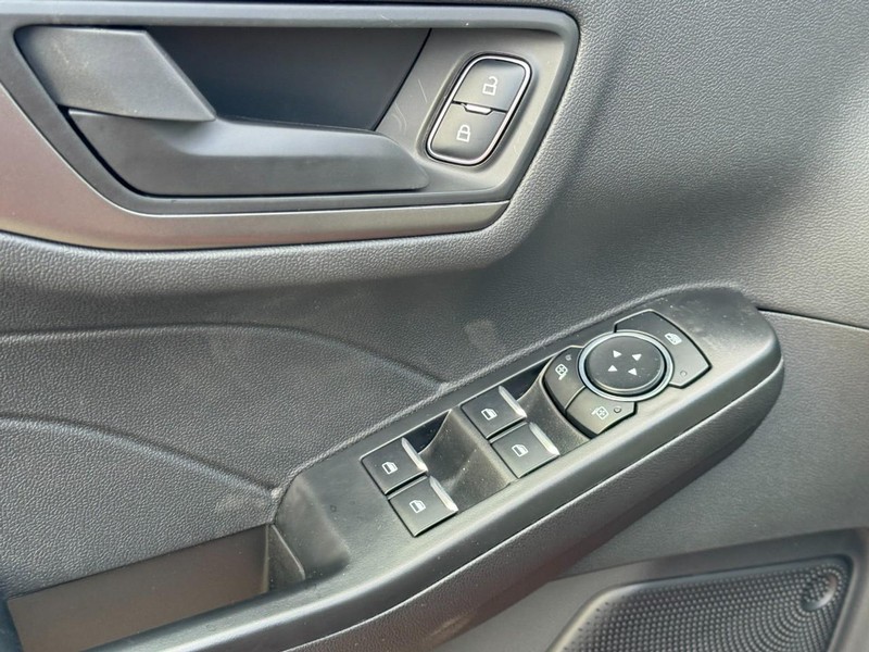 Ford Escape Vehicle Image 10