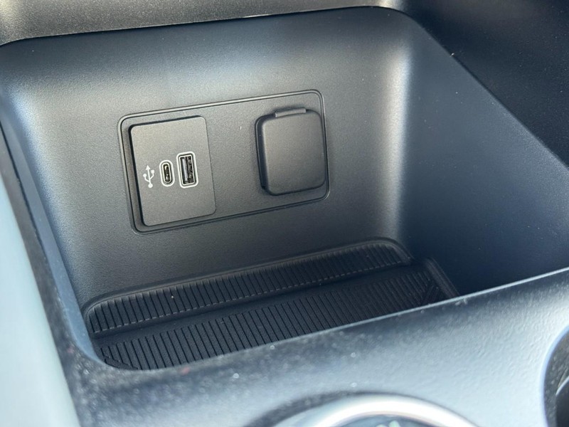 Ford Explorer Vehicle Image 16