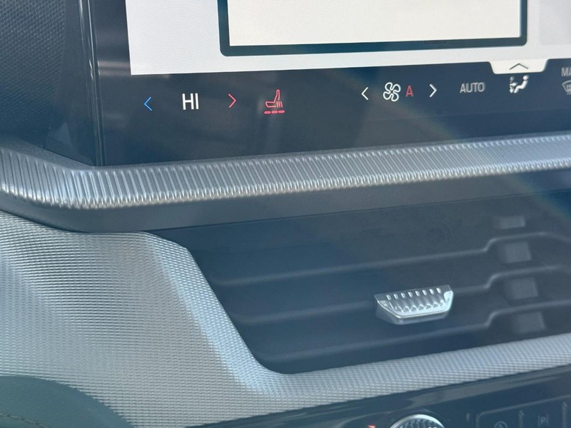 Ford Explorer Vehicle Image 17