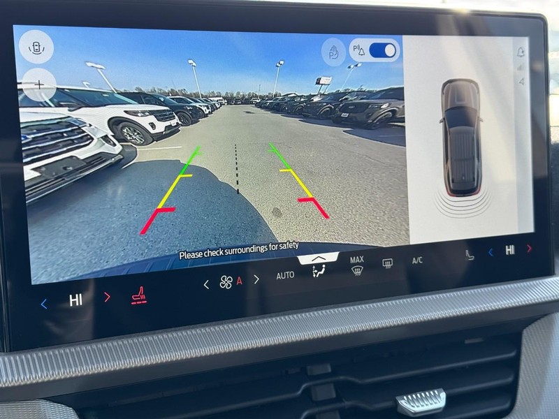 Ford Explorer Vehicle Image 18