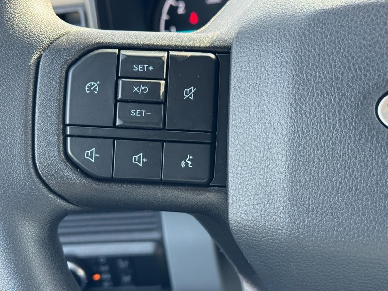 Ford Super Duty F-250 SRW Vehicle Image 15