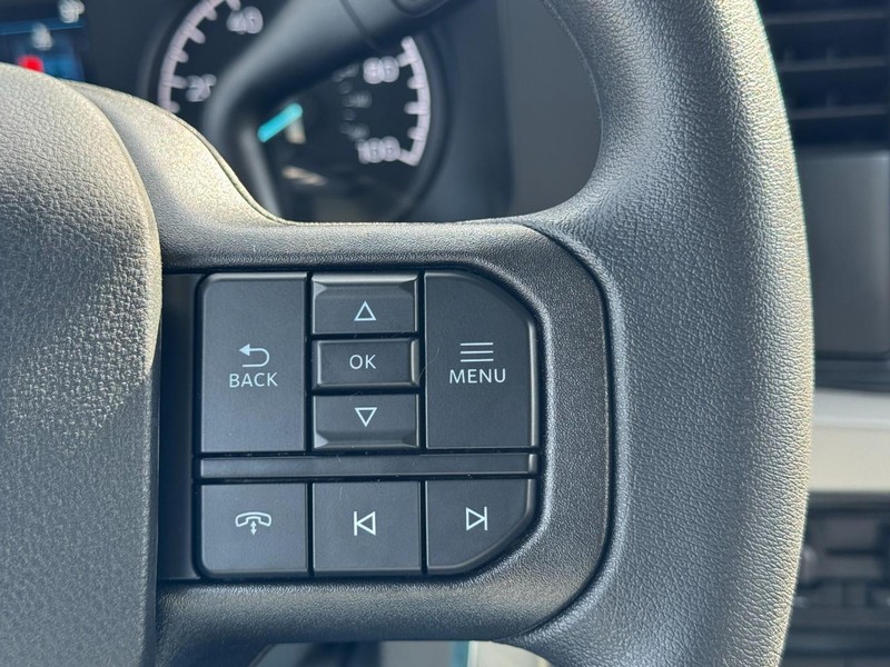 Ford Super Duty F-250 SRW Vehicle Image 16