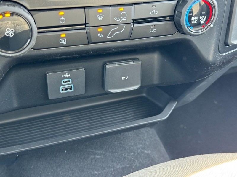 Ford Super Duty F-250 SRW Vehicle Image 18