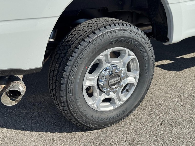 Ford Super Duty F-250 SRW Vehicle Image 04