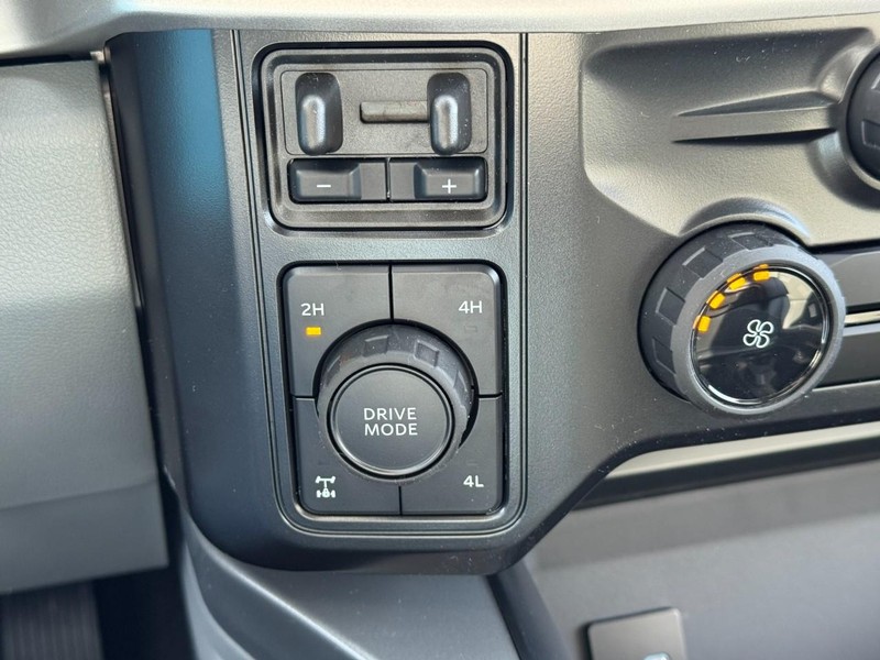 Ford Super Duty F-250 SRW Vehicle Image 17