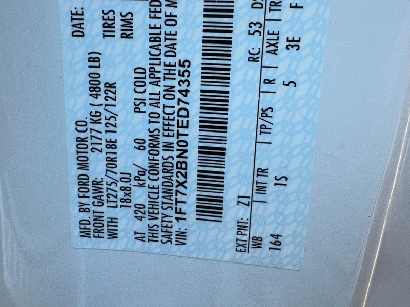 Ford Super Duty F-250 SRW Vehicle Full-screen Gallery Image 16