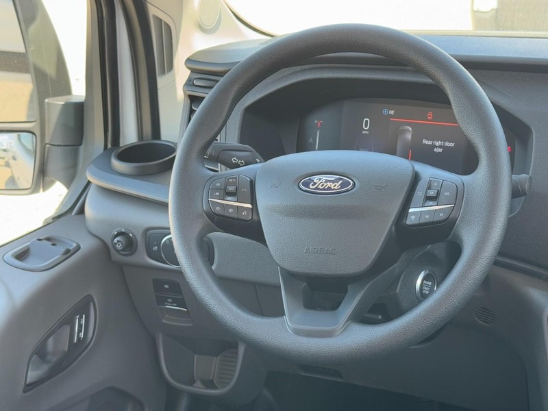 Ford Transit Cargo Van Vehicle Image 09