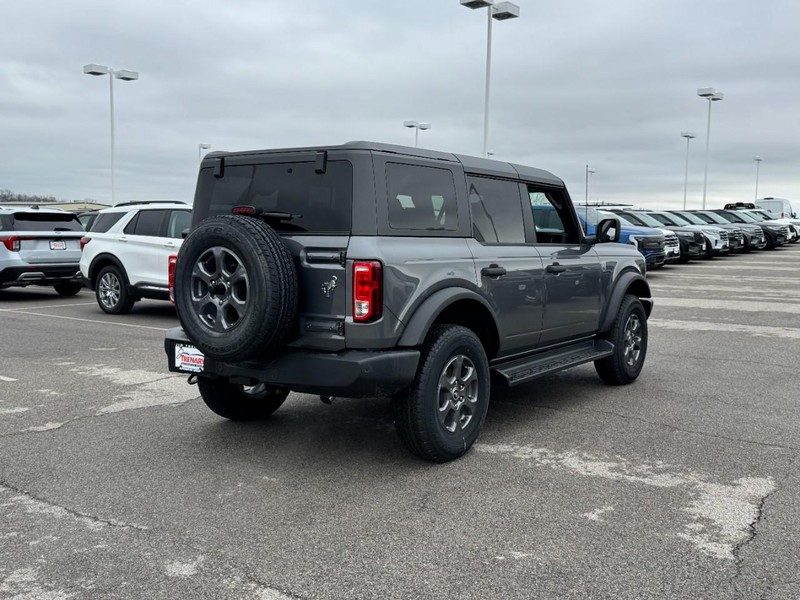 Ford Bronco Vehicle Image 03