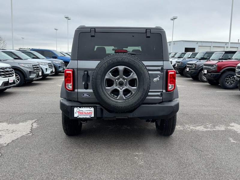 Ford Bronco Vehicle Image 04