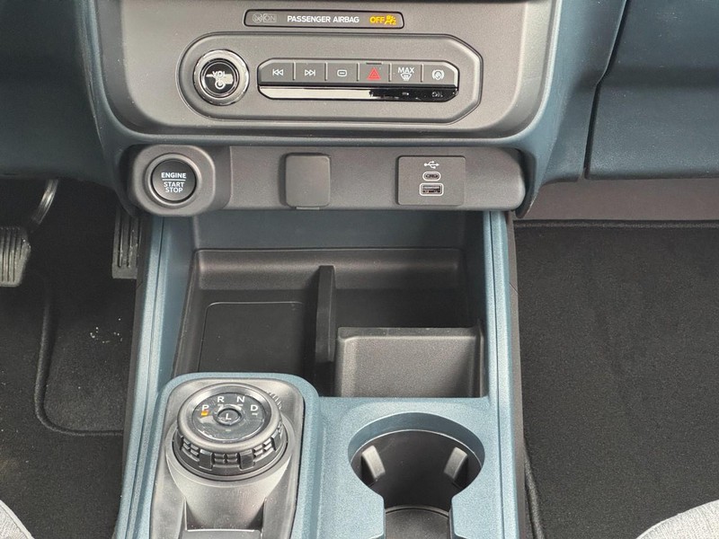 Ford Maverick Vehicle Image 09